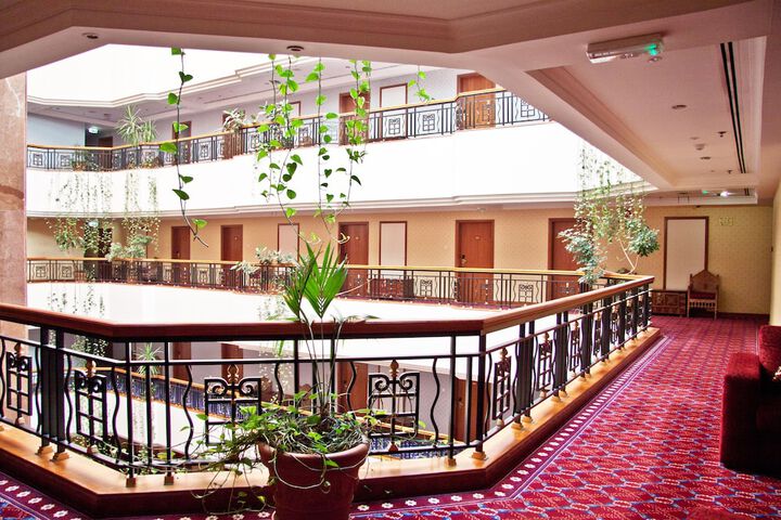 Ballroom/Hall 55 of 64
