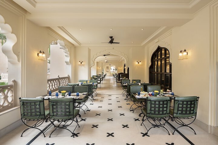 Dining 40 of 79