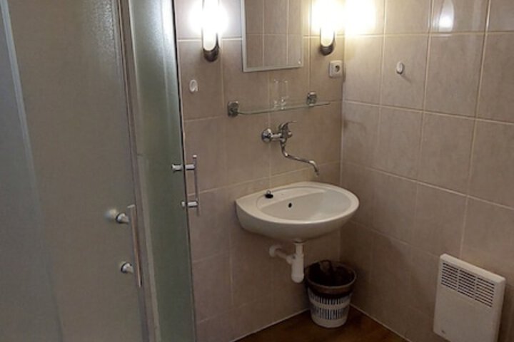 Room 32 of 55
