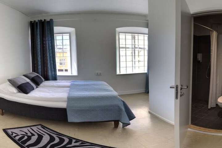 Room 5 of 78