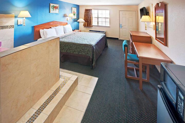 1 King Bed (6 of 10)