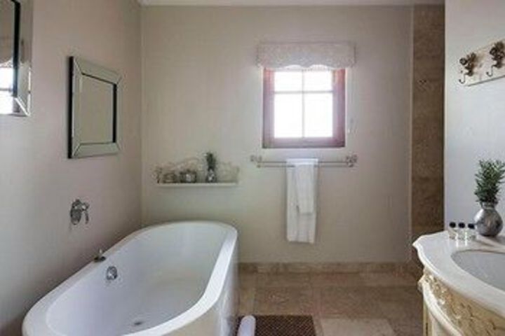 Room 15 of 164
