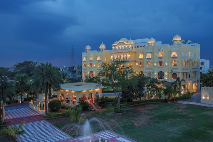 Hotel Exterior 93 of 110