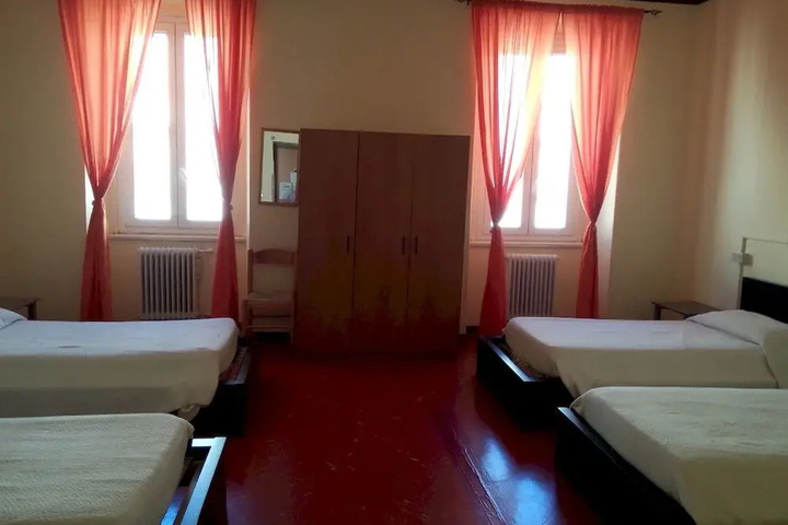Room 9 of 24