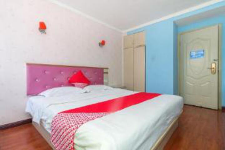 Room 6 of 6