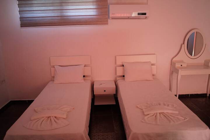 Room 21 of 139