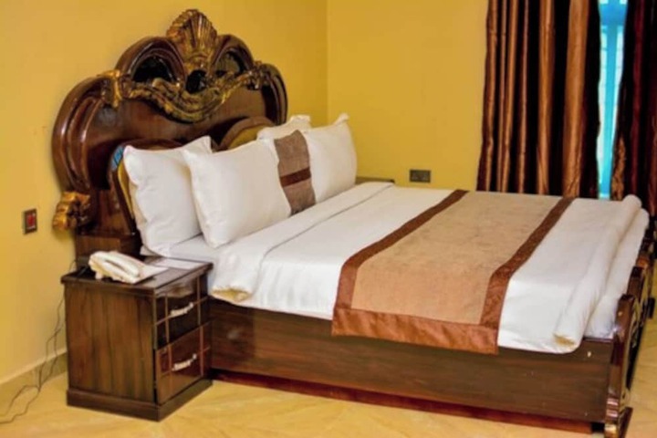 Room 2 of 22