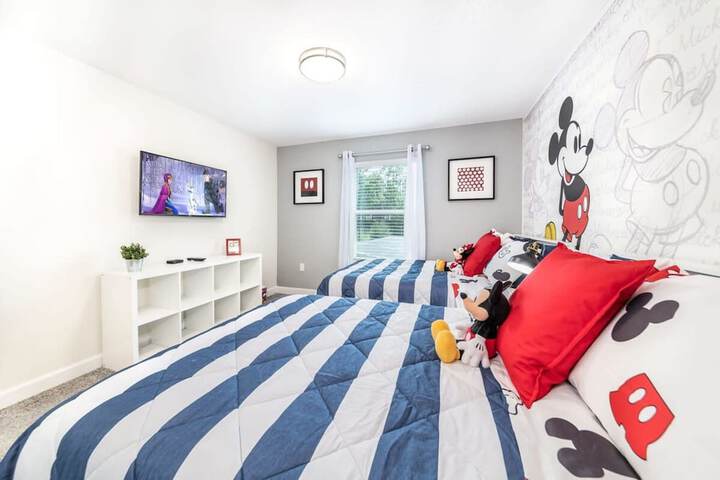 Room 17 of 38