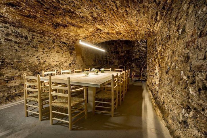 Dining 8 of 12