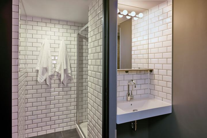 Room 52 of 72