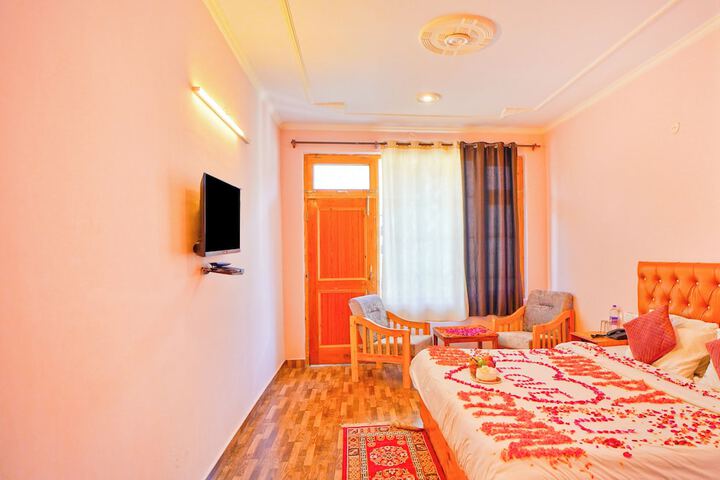 Room 27 of 61