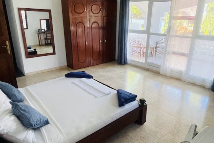 Room 10 of 92