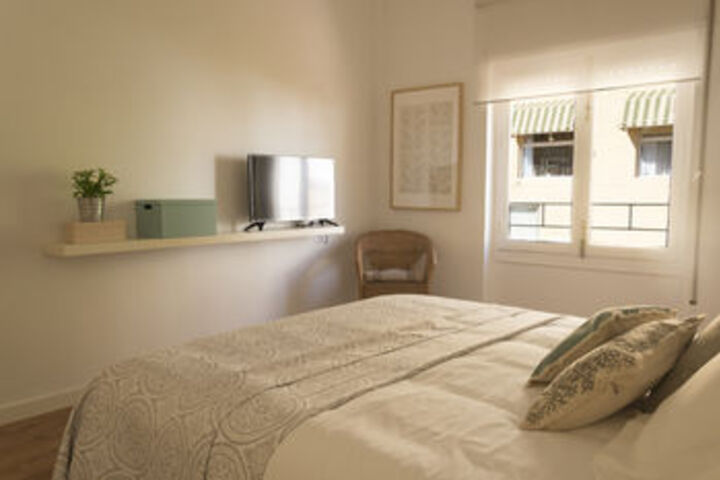 Room 52 of 211