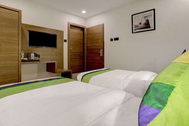 Room 15 of 34