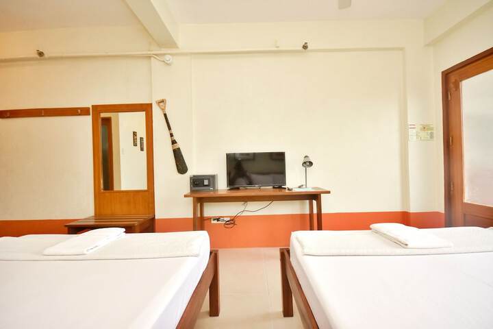 Room 31 of 105