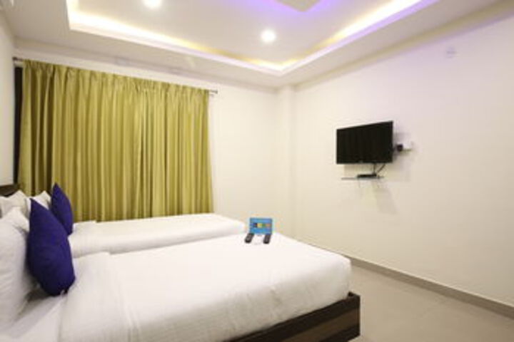 Room 6 of 18