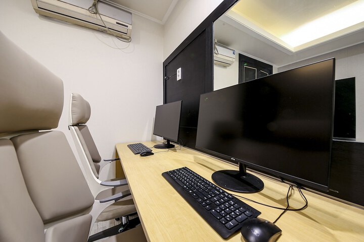 Room 7 of 33