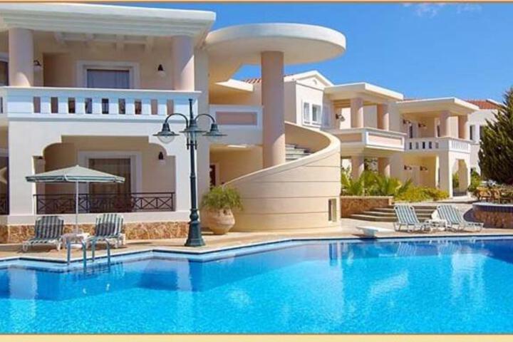 Sissy Village All Suite Hotel
