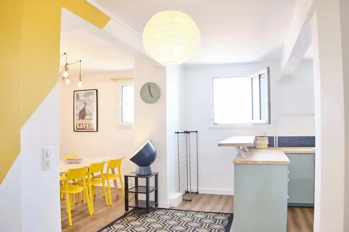 Photo of 3 Bedrooms Hypercenter Terrace and Parking