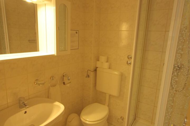 Room 49 of 70