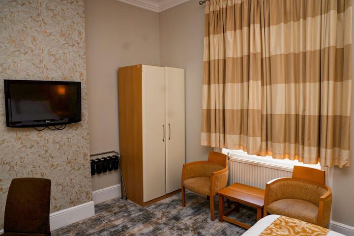 Room 35 of 64
