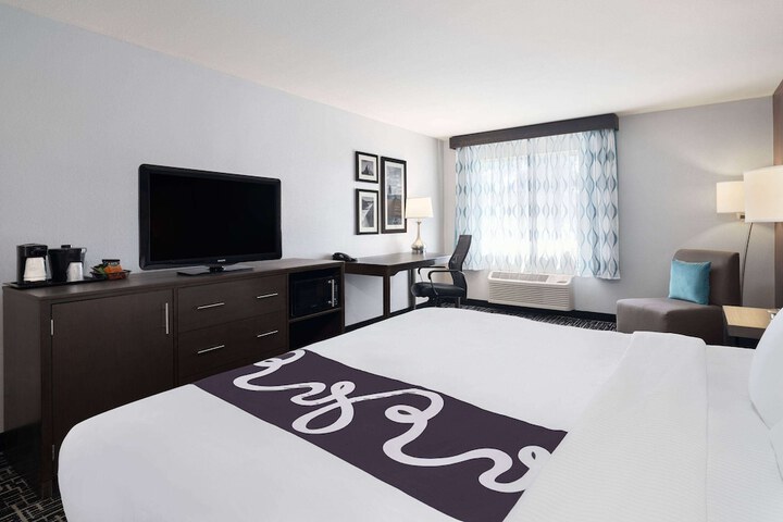 Room 10 of 26