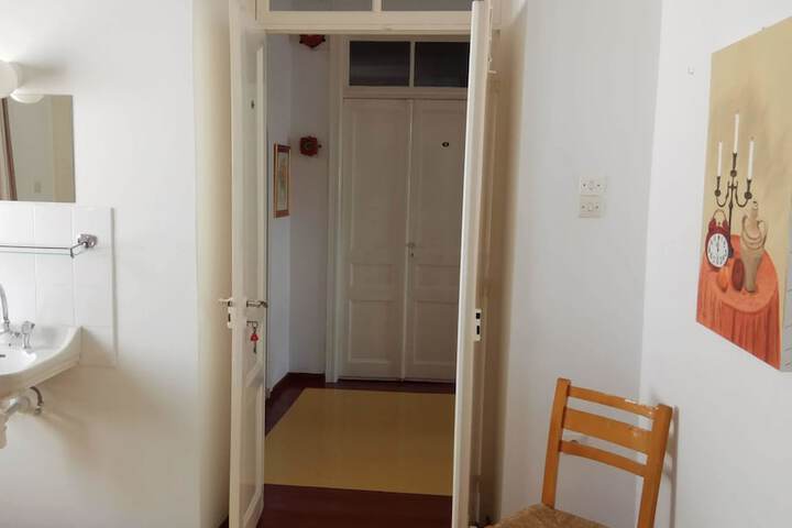 Room 10 of 20