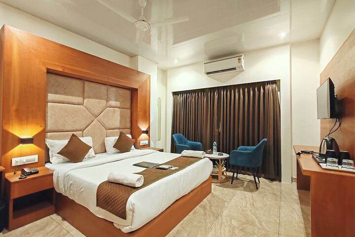 Room 35 of 60
