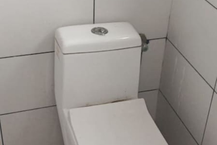 Room 7 of 10