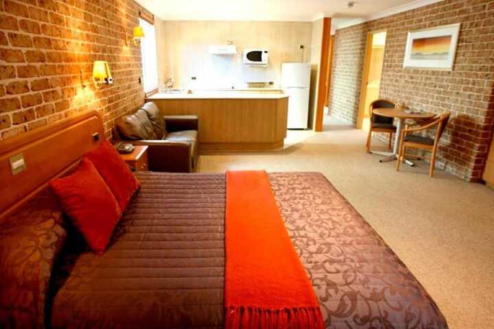 Room 10 of 42
