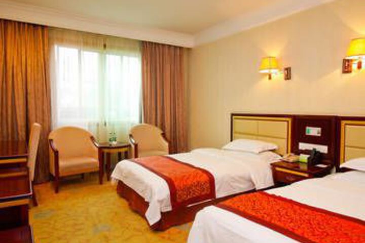 Room 3 of 8