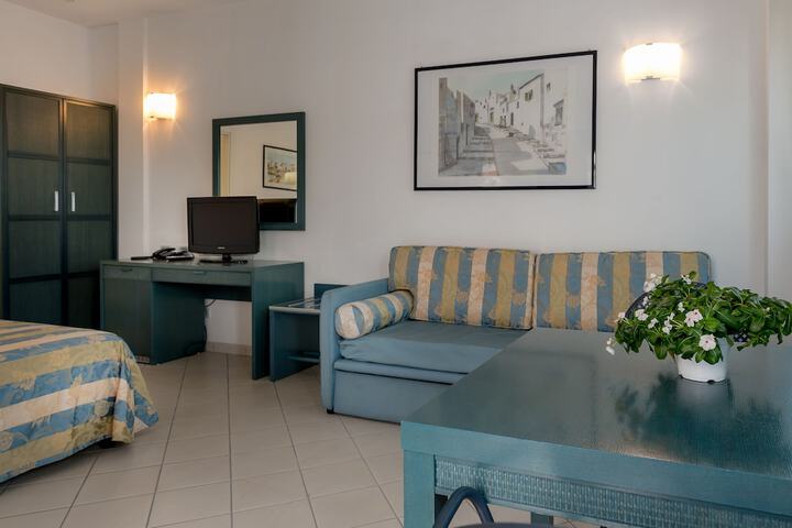 Room 20 of 79