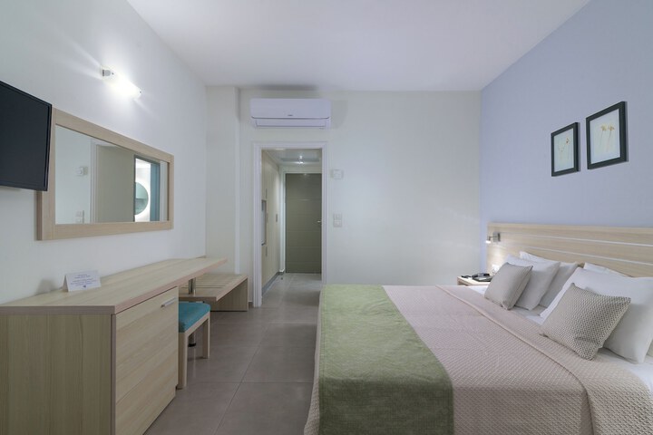 Room 10 of 60