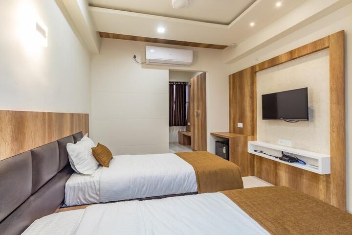 Room 10 of 53