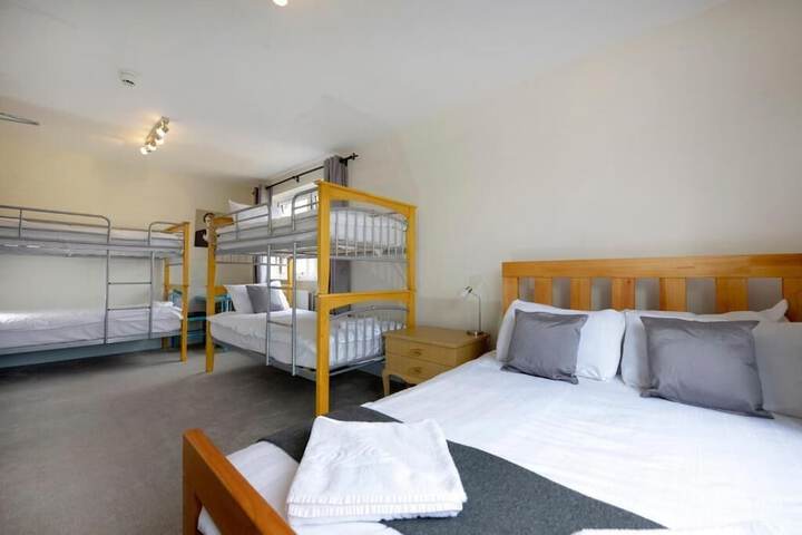 Room 7 of 39