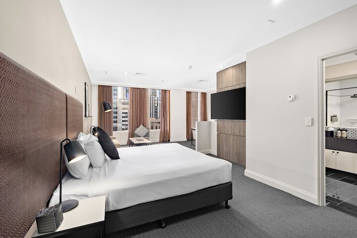Room 5 of 37