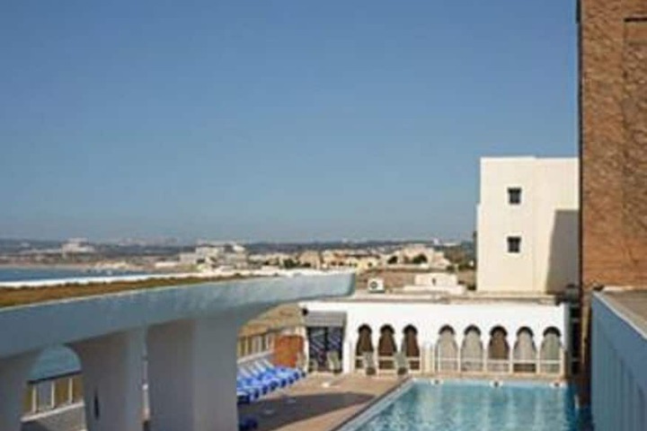 Hotel with Pool