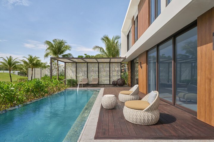 Pool 117 of 320