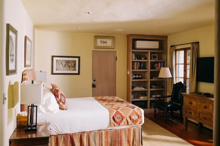 Room 13 of 37