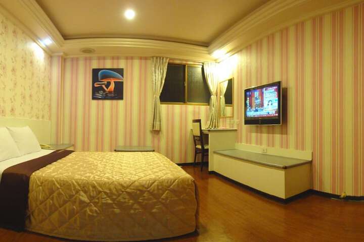 Room 13 of 27