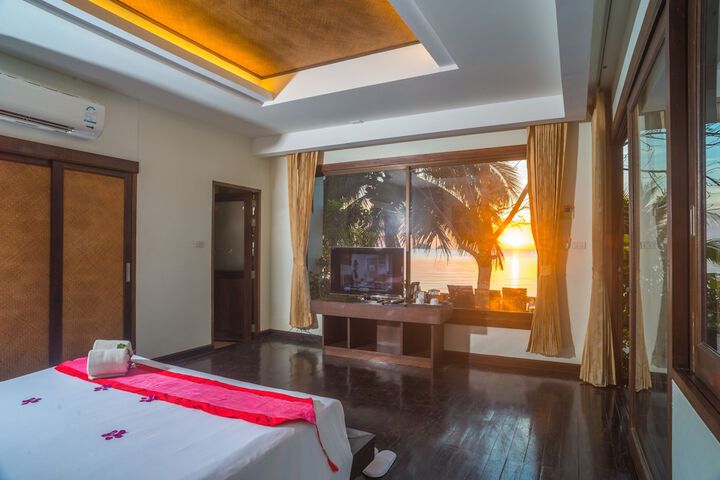Room 4 of 48