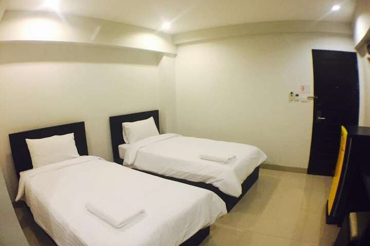 Room 12 of 42