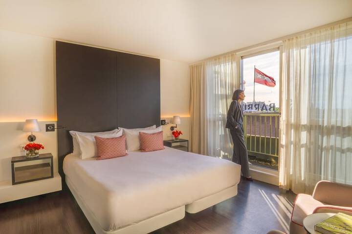 Room 47 of 90