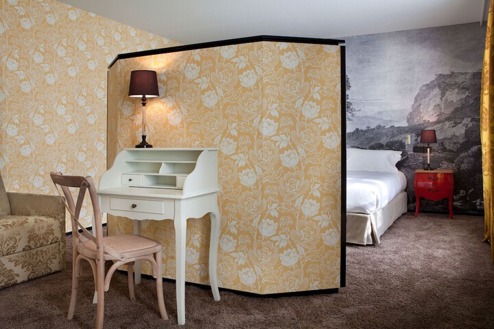 Room 52 of 92