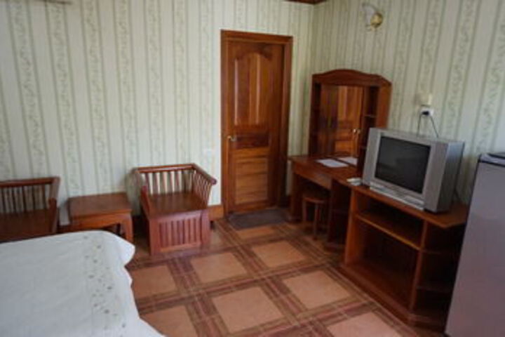 Room 27 of 37