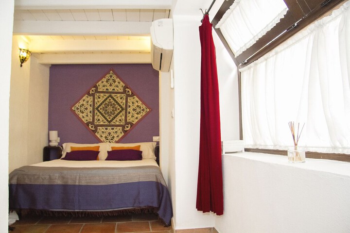 Room 4 of 33