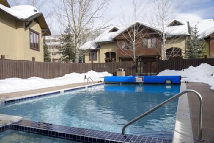 Pool 13 of 25
