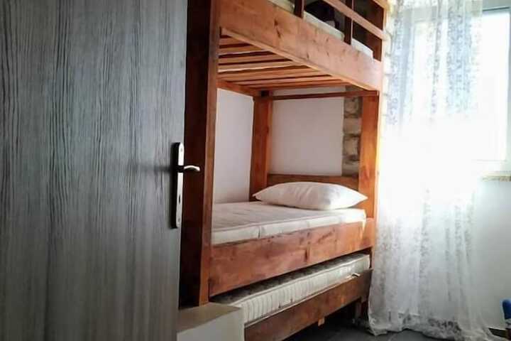 Room 6 of 26