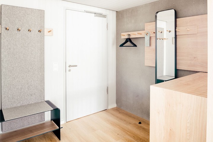 Room 9 of 37