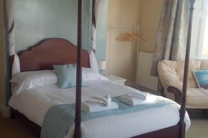 Room 2 of 36